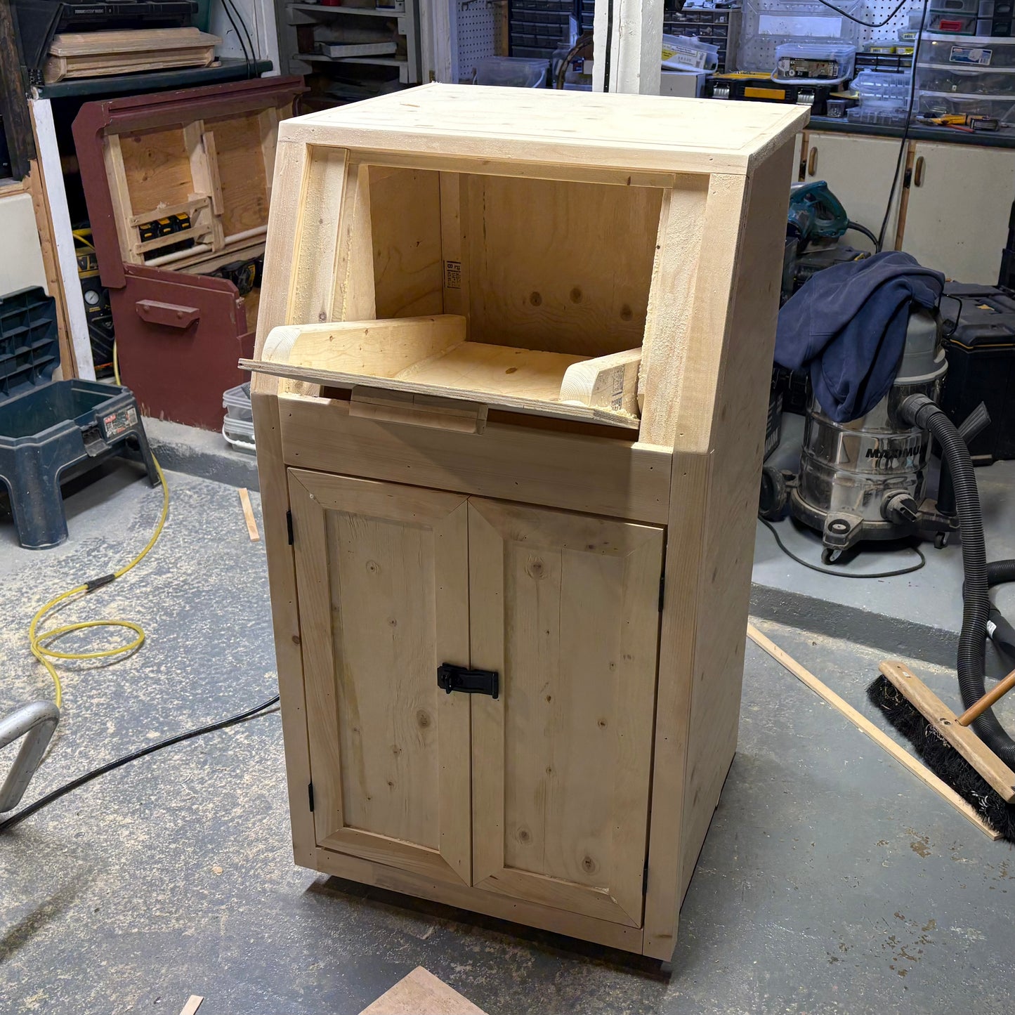 Courier Drop Box Woodworking Plan ( Download Instantly )