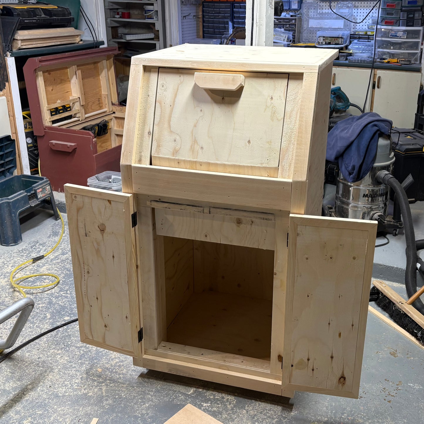 Courier Drop Box Woodworking Plan ( Download Instantly )