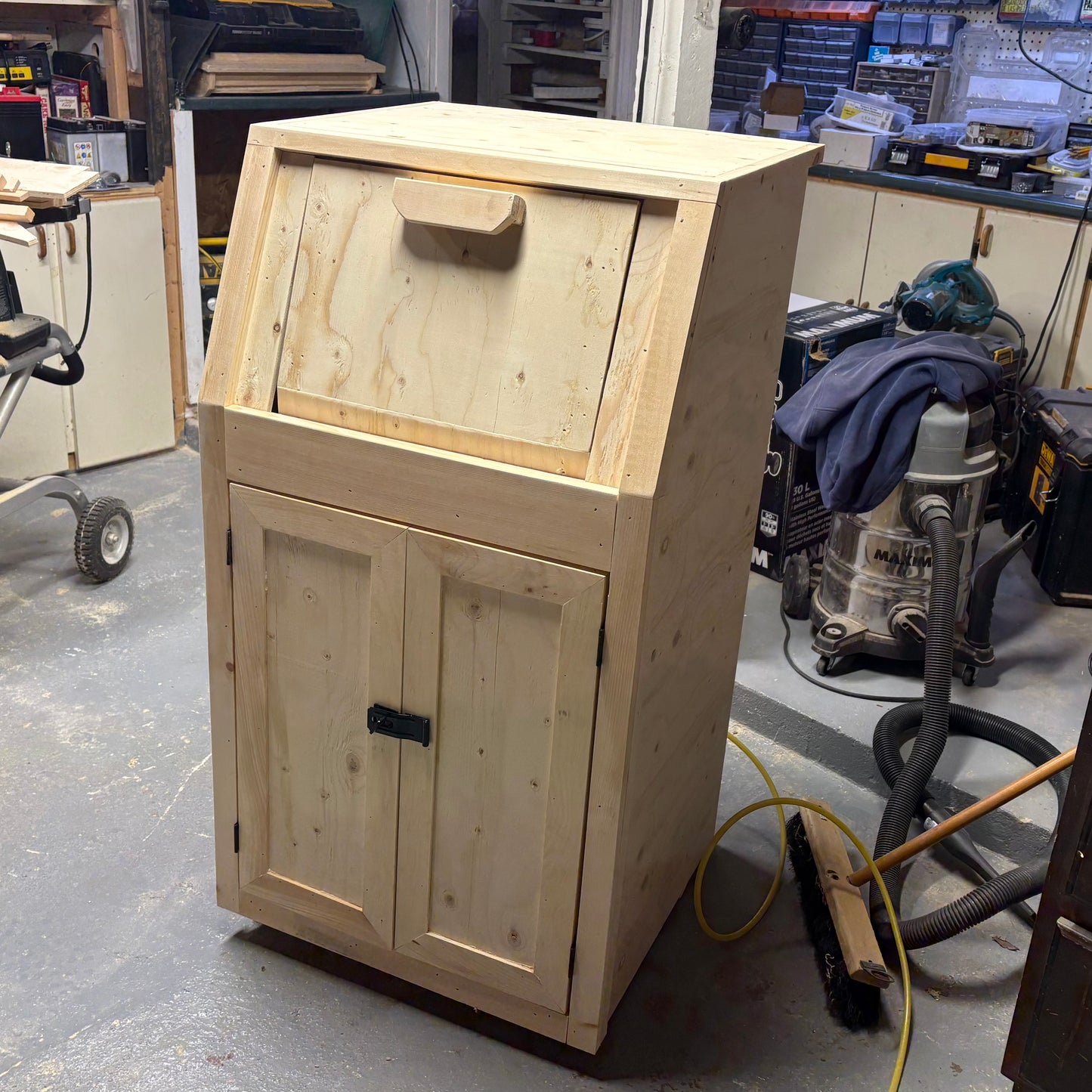 Courier Drop Box Woodworking Plan ( Download Instantly )