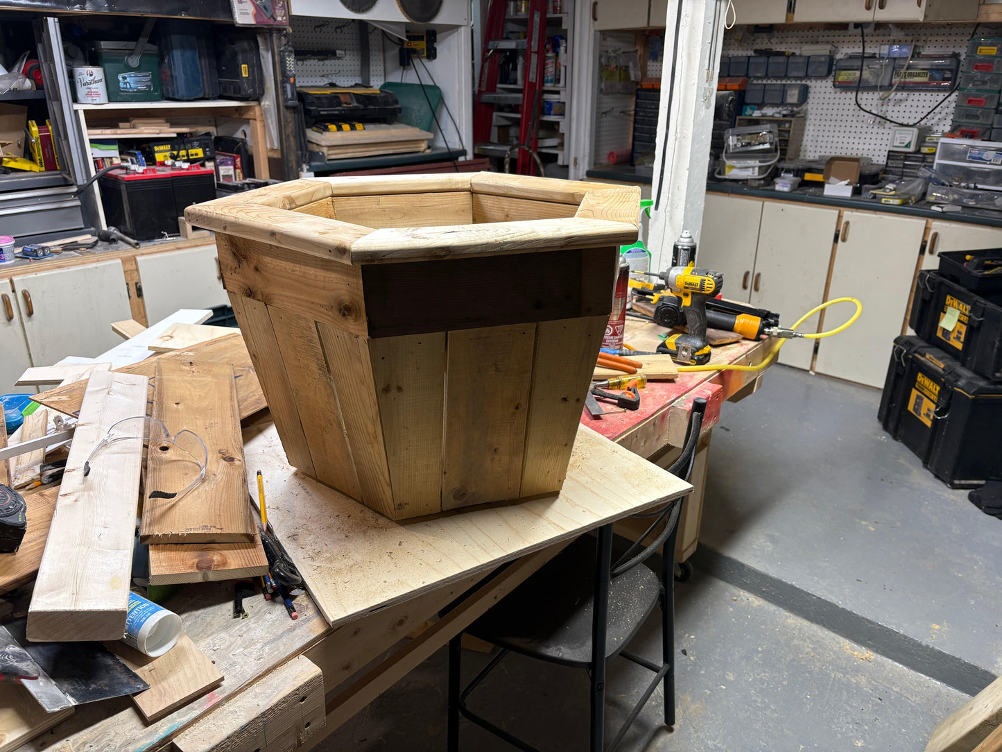 Hexagon Shaped Planter ( A great woodworking project that makes a beautiful planter )