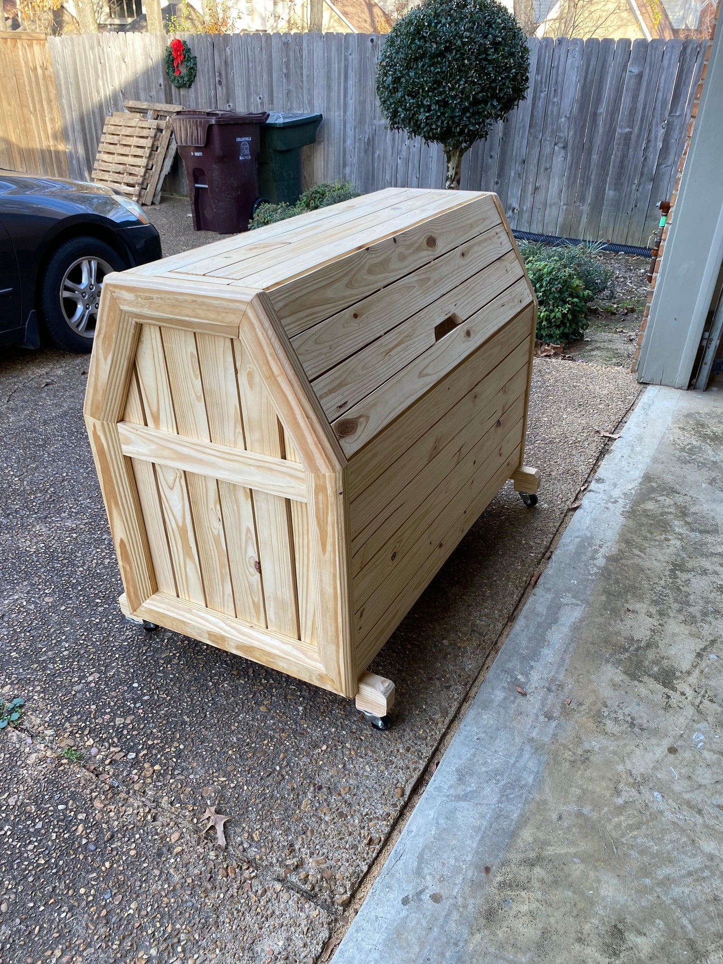 Chest Style Storage Bin Plan - Randy Designs