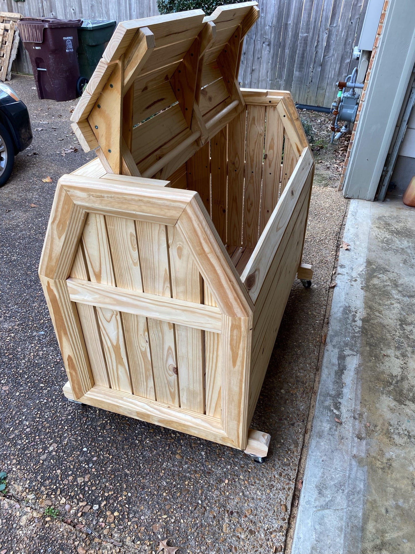 Chest Style Storage Bin Plan - Randy Designs